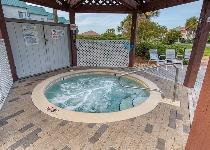 Pool View With Onsite Sauna Access Hot Tub And Gym
