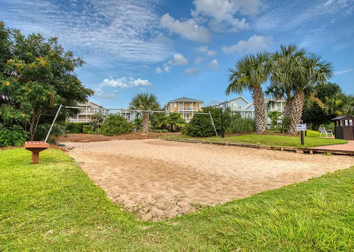 Pool View With Onsite Sauna Access Hot Tub And Gym