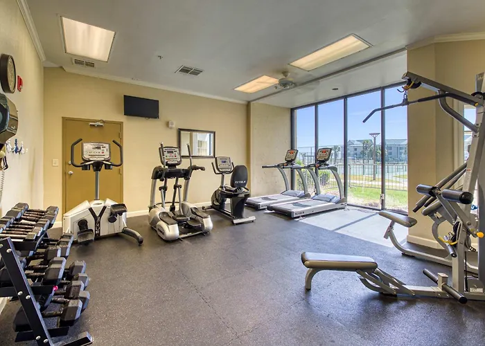 Pool View With Onsite Sauna Access Hot Tub And Gym Apartment *